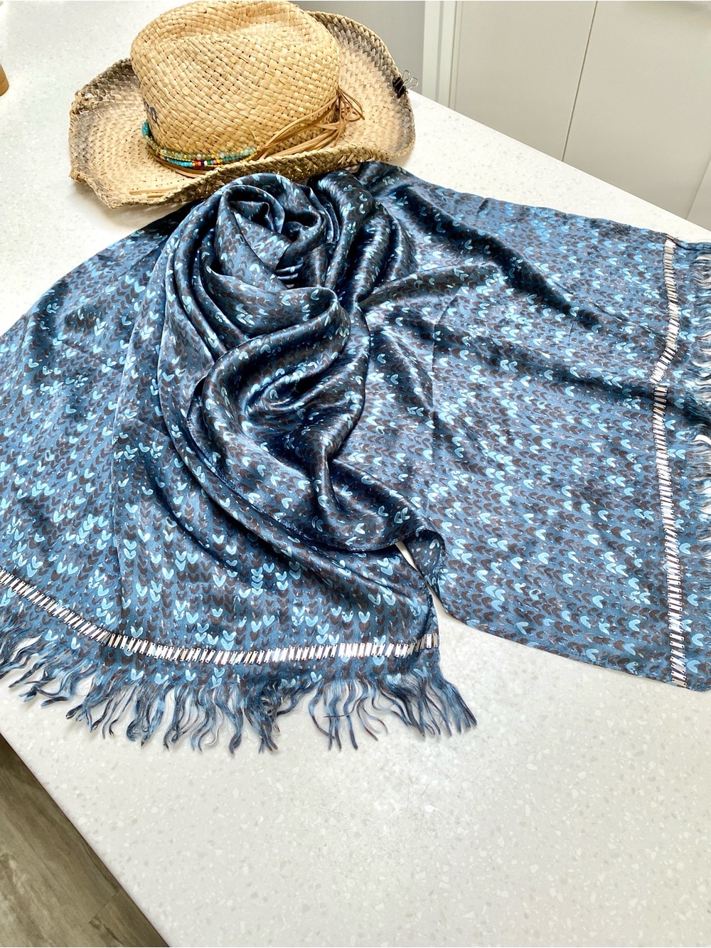 Dreamy silk scarf w metal detailing - Picture 3 of 10